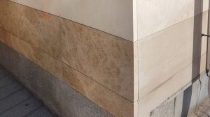 Чем отделать цоколь дома снаружи.
Отделка цоколя частного дома варианты.