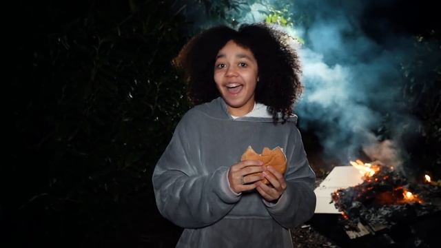 FAMILY VAN LIFE | Living In A Van For 24 HOURS!!! смотреть онлайн