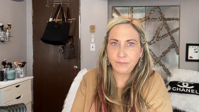 La Mer Cushion Foundation Review | La Mer Cushion Foundation Swatches | Foundation | Jeanee Riley смотреть онлайн