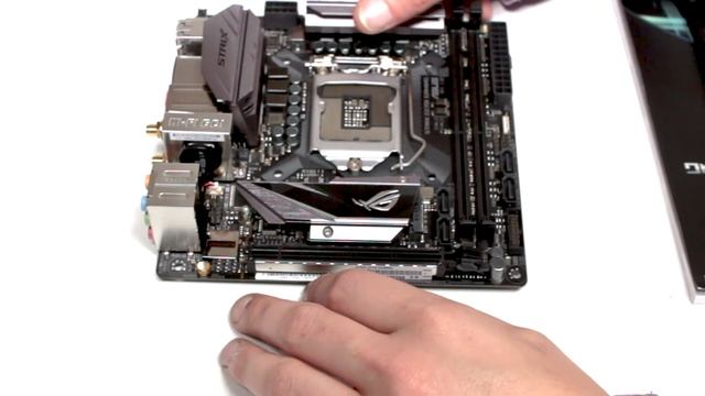 ASUS ROG STRIX Z270I GAMING Motherboard Review смотреть онлайн