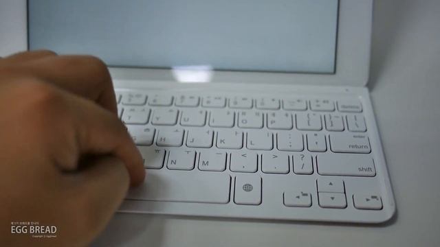 Logitech Ultrathin Keyboard Cover / 로지텍 울트라씬 키보드커버 타건음 смотреть онлайн