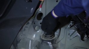 Kako zamenjati zadnji amortizerji na TOYOTA AURIS 1 VODIČ | AUTODOC