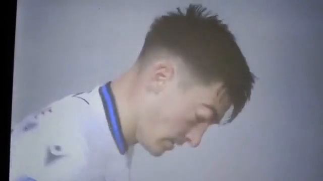 Молдавский футболист Николаеску чуть не лишился глаза при попытке высморкаться смотреть онлайн