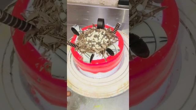 Strawberry cake with chocolate || counter cake ||#shorts #cake #sukhchef #youtubeshorts смотреть онлайн