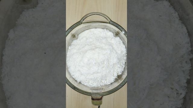 Everyone wants a piece of this coconut goodness! смотреть онлайн