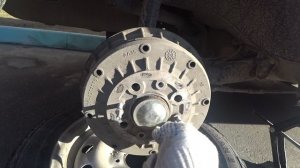 Трут задние колодки на Лада Гранта