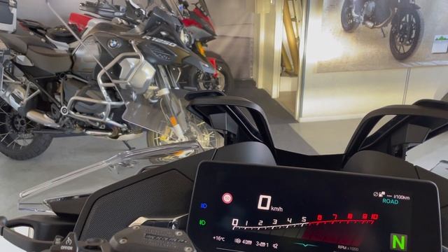 BMW R1250RT 2021 : Hands on смотреть онлайн