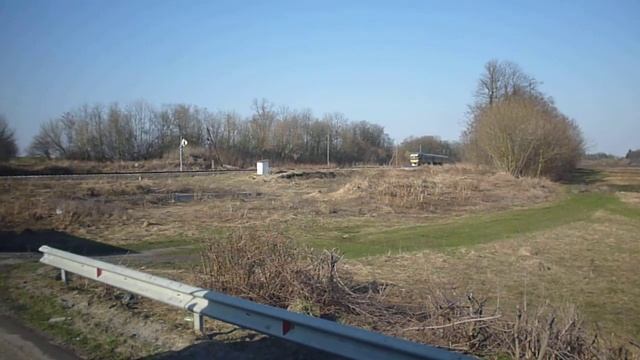 [УЗ] Дизель-поезд ДР1А к югу от Шепетовки/A DR1A DMU southwards of Shepetivka смотреть онлайн