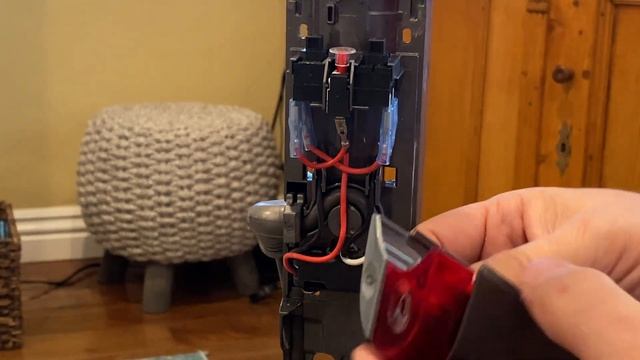 How to fix the power switch on a Dyson DC65 Vacuum Cleaner смотреть онлайн