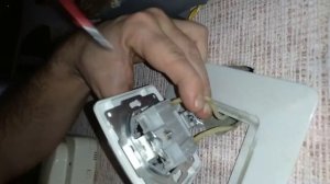 Как заменить выключатель своими руками БЕЗ ЗНАНИЯ ЭЛЕКТРИКИ ?