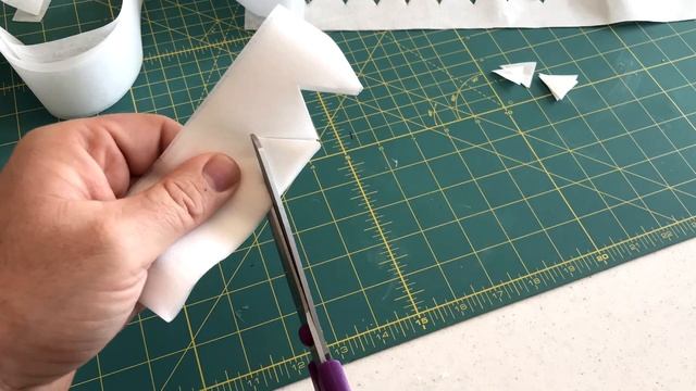 Lion King Jr. - Zazu Puppet Build смотреть онлайн