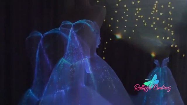Iridescent Nights™ Fiber Optic Dresses смотреть онлайн