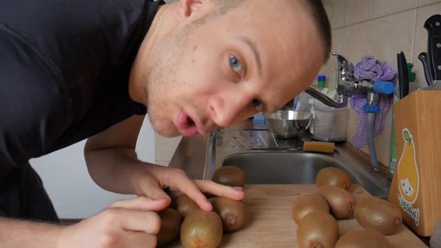 ZRENIE KIWI | POMOŽU JABLKÁ? смотреть онлайн