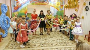 Выпускной в детском саду в стиле "Стиляги шоу", прощание с воспитателями.