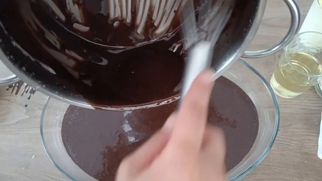 Islak kek tarifi | Bol soslu kek nasıl yapılır #kek #sos #ıslakkek #nefis #tarif #yemek #tatlı #che смотреть онлайн