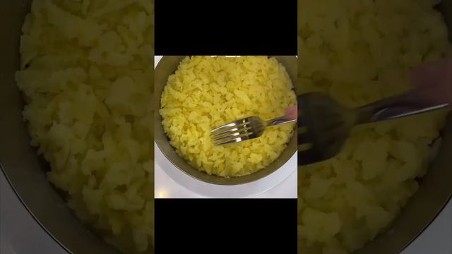 ВКУСНЫЙ САЛАТ С КУРИЦЕЙ НА ПРАЗДНИЧНЫЙ СТОЛ смотреть онлайн