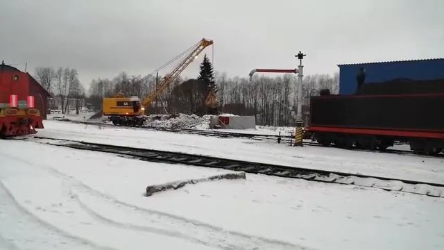 Загрузка угля в тендер паровоза ЛВ-0522. Сортавала. смотреть онлайн