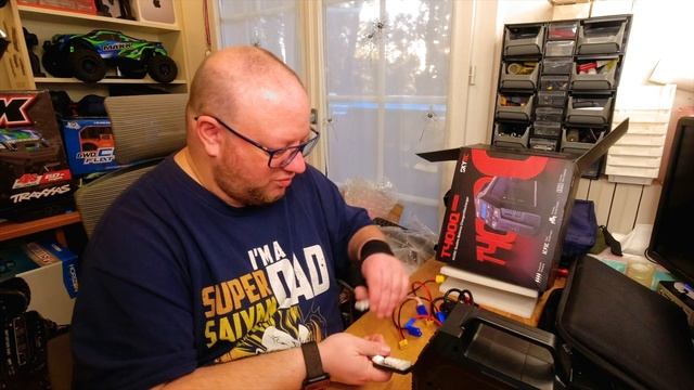 UNBOXING SkyRC T400Q Quad charger