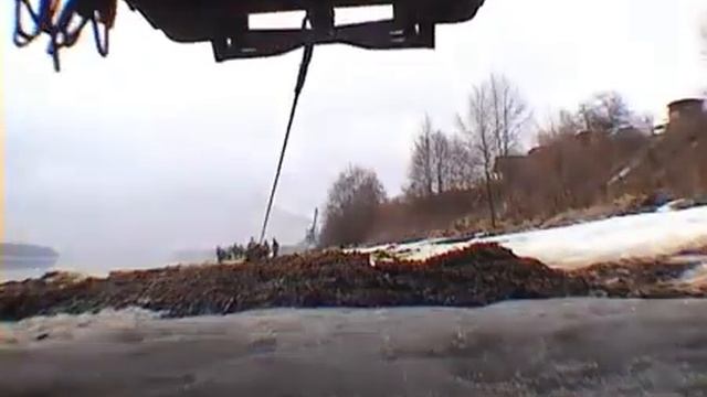 Подъём танка КВ-1 на Невском пятачке