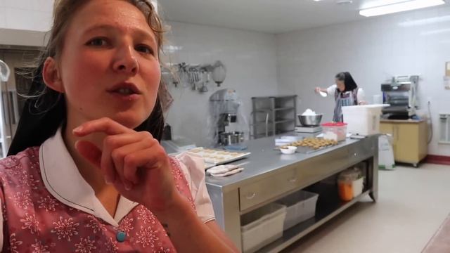 Bake week--HUGEE batches of baked goods + kayaking afternoon..Vlog 110 смотреть онлайн