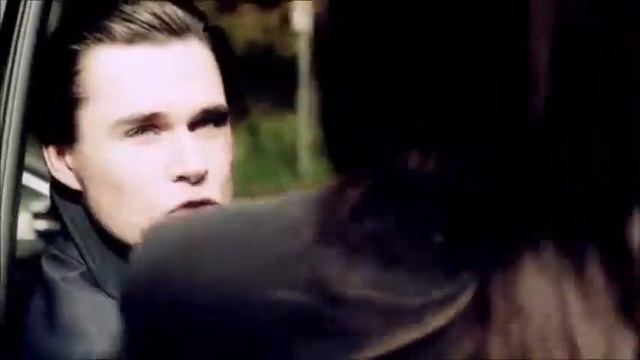 Luke and Mark Gray fall in love with Alexis Castle. смотреть онлайн