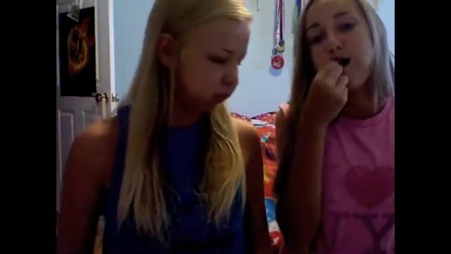 Chubby Bunny Challenge. смотреть онлайн