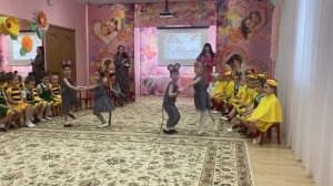 Танец "Мышек"