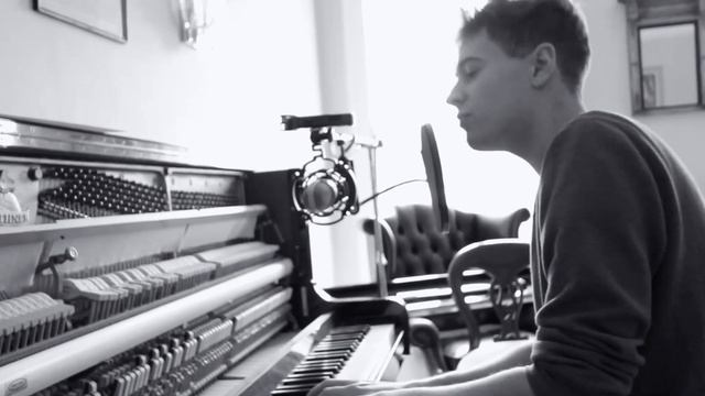 Hey There Delilah (Plain White T's) - Henry Newbury смотреть онлайн