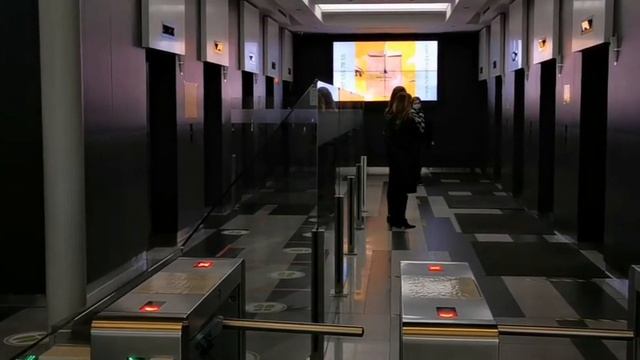 IndoorVideo: Реклама на видеоэкране в 101 Tower смотреть онлайн