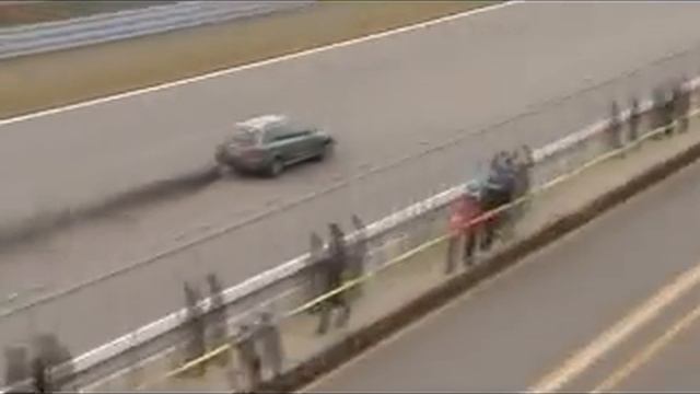 Žížala a něco :-) смотреть онлайн