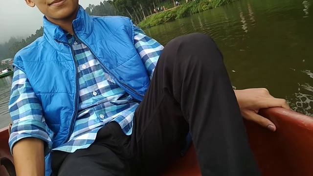Boating in Mirik Lake with Yuvi смотреть онлайн