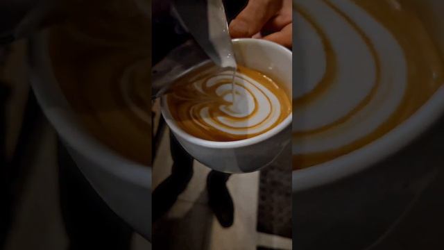 lata simple tulip art coffee time subscribe krna na bholna #coffee #coffeelover #viral #lata смотреть онлайн