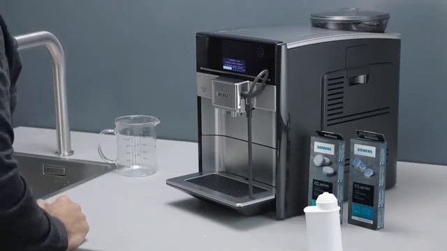 Cleaning and Descaling Your Siemens EQ 6 Coffee Machine смотреть онлайн
