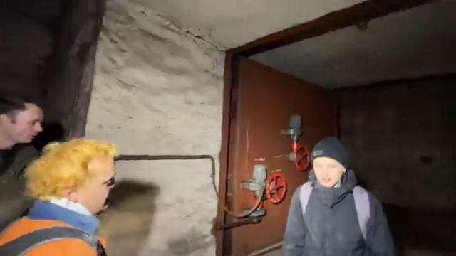 KREOSAN ЗАСТРЯЛ в МЕТРО ! ЧТО ДЕЛАТЬ ? КРЕОСАН!!! СУПЕР СУС!! смотреть онлайн