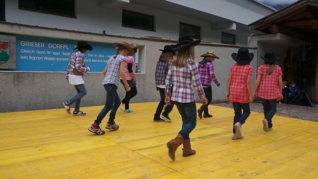Irish Stew Kinder line dance смотреть онлайн