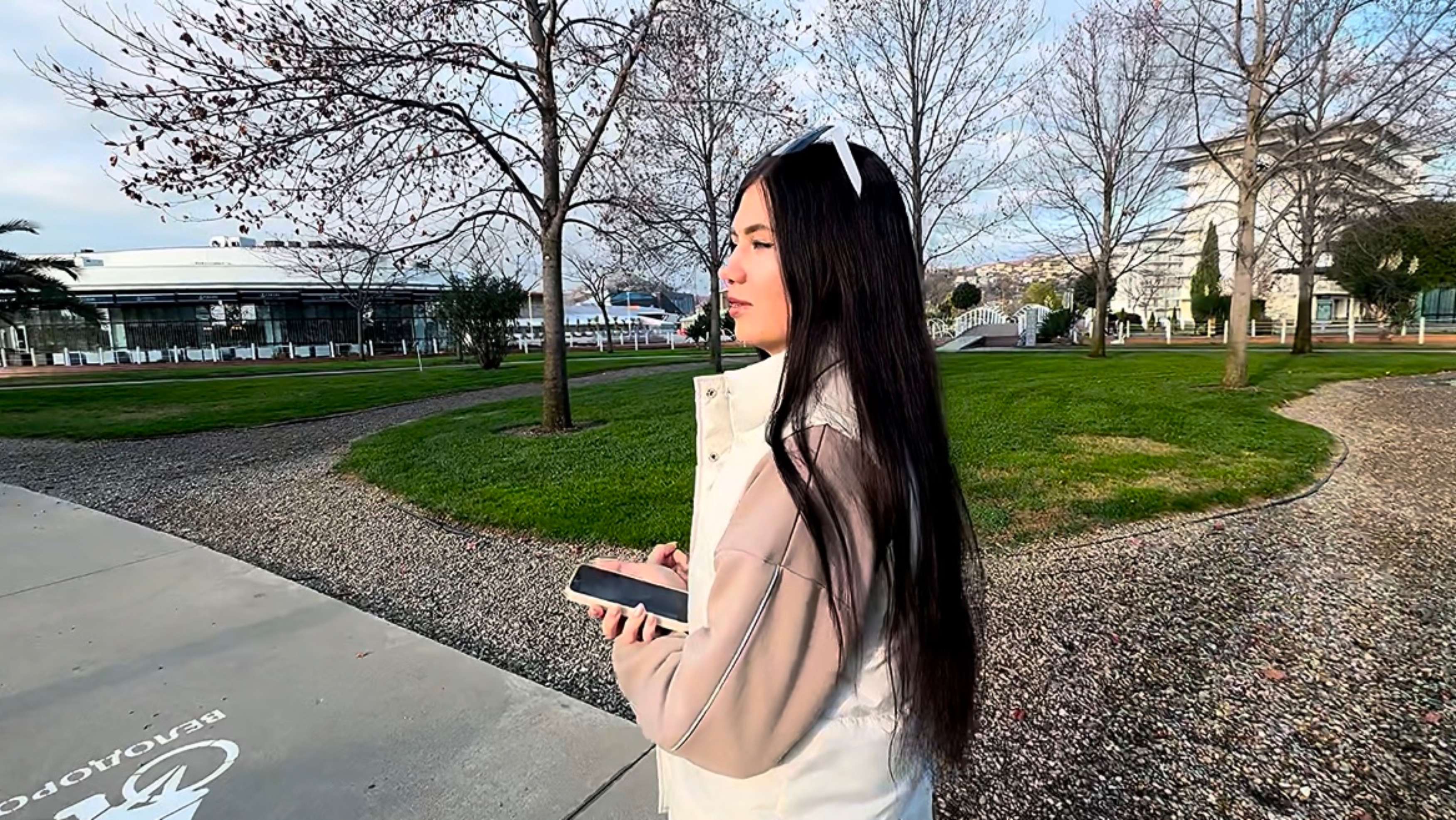 Отдыхаем 🌴 на Чёрном море в Сочи Парк Отеле. Классная погода, пошли на пляж любоваться волнами смотреть онлайн