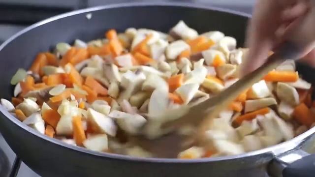 И ВКУСНО, И НЕДОРОГО, И ОРИГИНАЛЬНО! РЕЦЕПТ ИЗ ФАРША С НАЧИНКОЙ смотреть онлайн