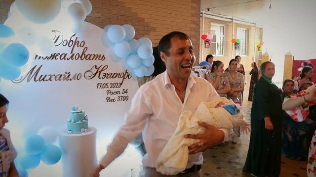 О КЭРСАН О НЭЧИПОРО ОБМЫВАЕТ ЛЭ ВНУКОС ЛЭ МИХАЙЛОС смотреть онлайн