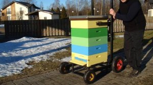 Пчеловодство. Подъемник для работы с ульем
