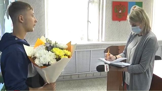 В УСТЬ-ИЛИМСКОМ РАЙОНЕ ЧЕСТВОВАЛИ ЛУЧШИХ ВЫПУСКНИКОВ 29.07.2020 смотреть онлайн