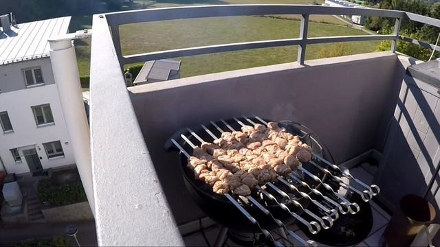 Schaschlik auf dem Webergrill? kein Problem! смотреть онлайн