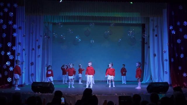 Детская Эстрадная студия " Курносики " - У всех мама есть смотреть онлайн