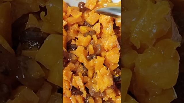 тыква в апельсиновом соке- очень вкусно, плюс изюм получилось нечто оригинальное, для начинки смотреть онлайн
