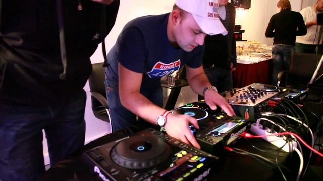 Презентация Pioneer CDJ-2000 в Российском офисе Pioneer. смотреть онлайн
