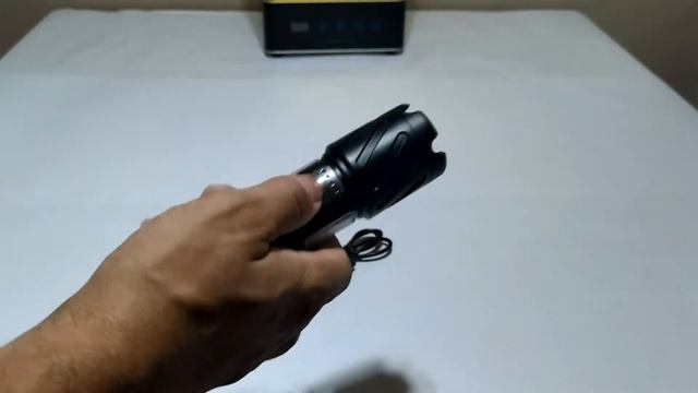 Desembrulhando: Lanterna Potente XHP-199 смотреть онлайн