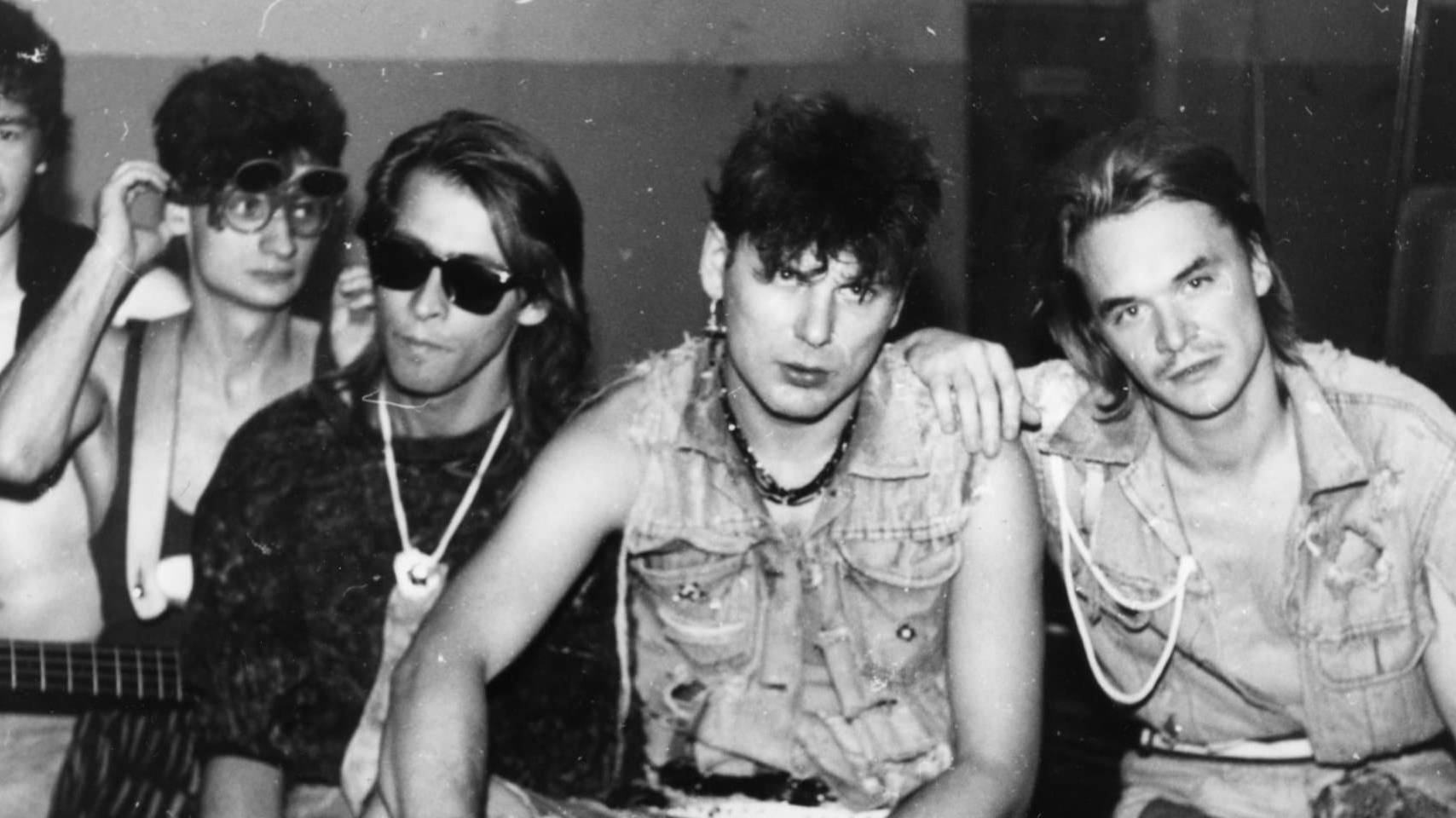 Слушаем сектор газа даём оценки песням! смотреть онлайн