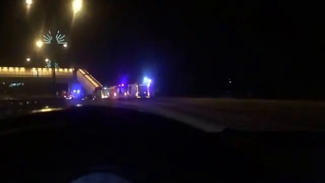 "Шевроле" врезалось в пешеходный мост на Солнечной аллее 7 марта 2017 смотреть онлайн