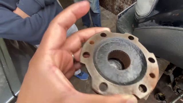 Land Cruiser 80 | HDJ81 | gets hubs regreased and knuckle kit changed VLOG смотреть онлайн