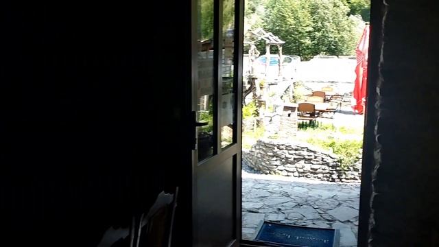 Best Georgian KHINKALI Restaurant | Day Trip To Pasanauri Georgia (RESTAURANT KORBUDA) смотреть онлайн
