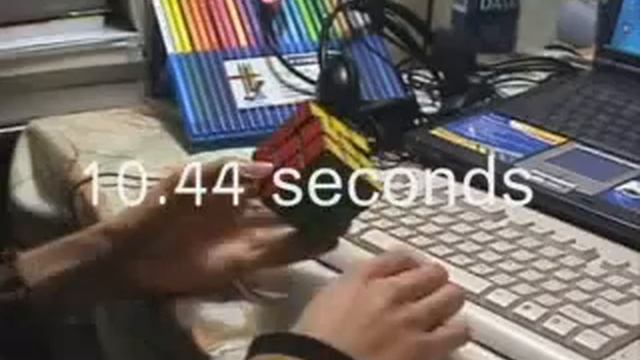 Harris Chan 10.46 seconds avg of 12 of Rubik's Cube смотреть онлайн